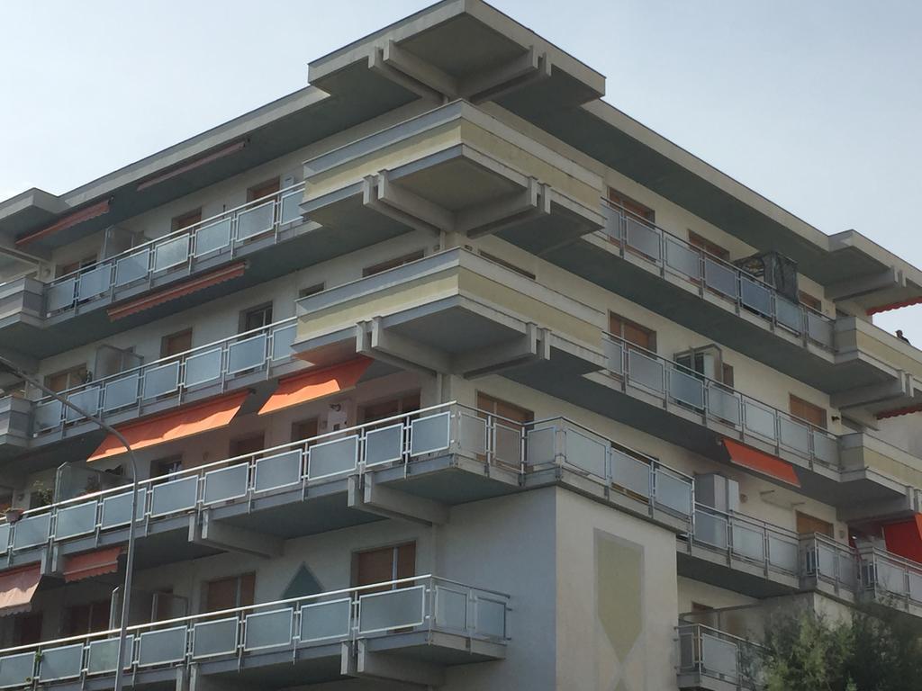 Attico Tacito Apartment Ventimiglia Luaran gambar