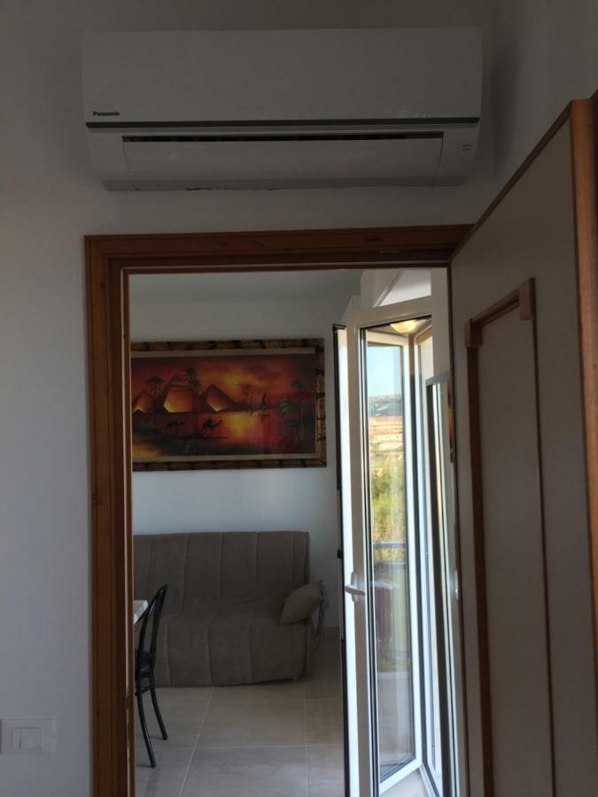 Attico Tacito Apartment Ventimiglia Luaran gambar